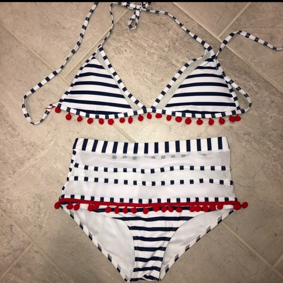 Pom Pom Bikini - Picture 1 of 2